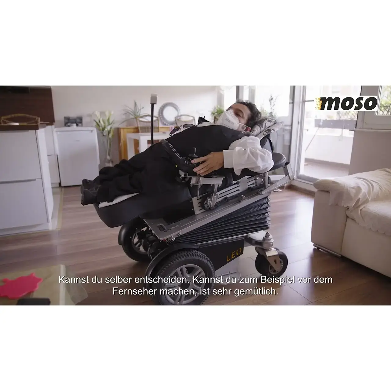 Individuelle Anpassung des COSEATfly am Beispiel von Mehmet Karayigit, der mit der Glasknochenkrankheit lebt.